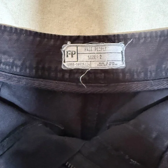 Free People High Waist Chocolate Khaki Cargo Shorts sz 2 - Picture 2 of 3